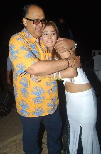 524554_110076475805195_570094333_n - xxSadhna-Sara Khanxx