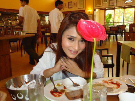 544549_110566019089574_822672821_n - xxSadhna-Sara Khanxx