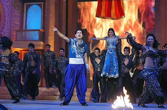 121009062312_260 - Hina Khan