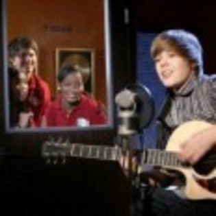 Justin_Bieber_1267178289_3