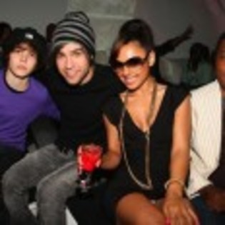 Justin_Bieber_1267178376_3