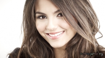 normal_004 - Victoria Justice - Photoshoot 005 - 2011 D Foreman