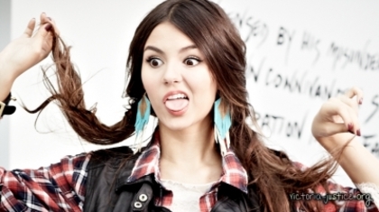 normal_011 - Victoria Justice - Photoshoot 005 - 2011 D Foreman