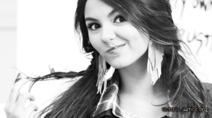 normal_012 - Victoria Justice - Photoshoot 005 - 2011 D Foreman