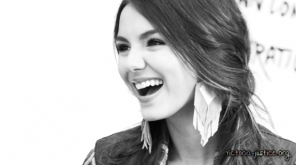 normal_013 - Victoria Justice - Photoshoot 005 - 2011 D Foreman