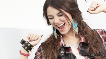 normal_016 - Victoria Justice - Photoshoot 005 - 2011 D Foreman