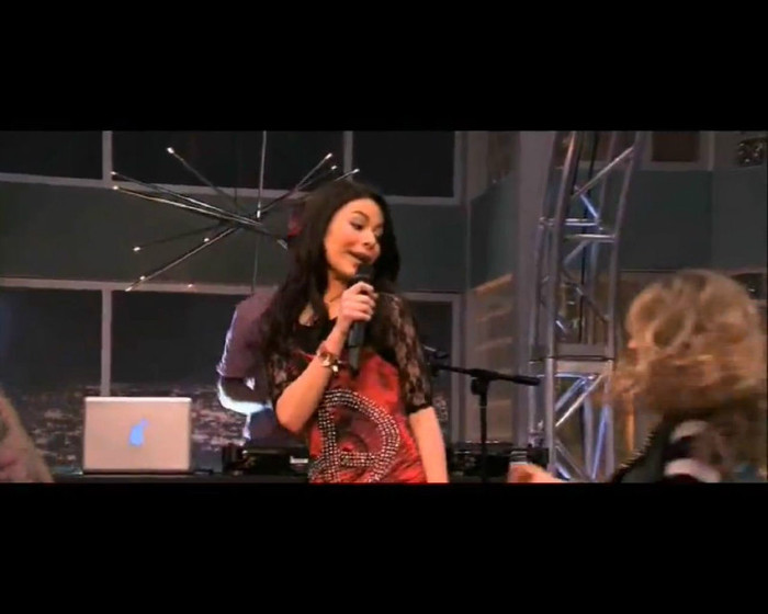 Miranda Cosgrove & Victoria Justice - Leave It All to Shine (Official Music Vide_2012-07-31_12-27-13