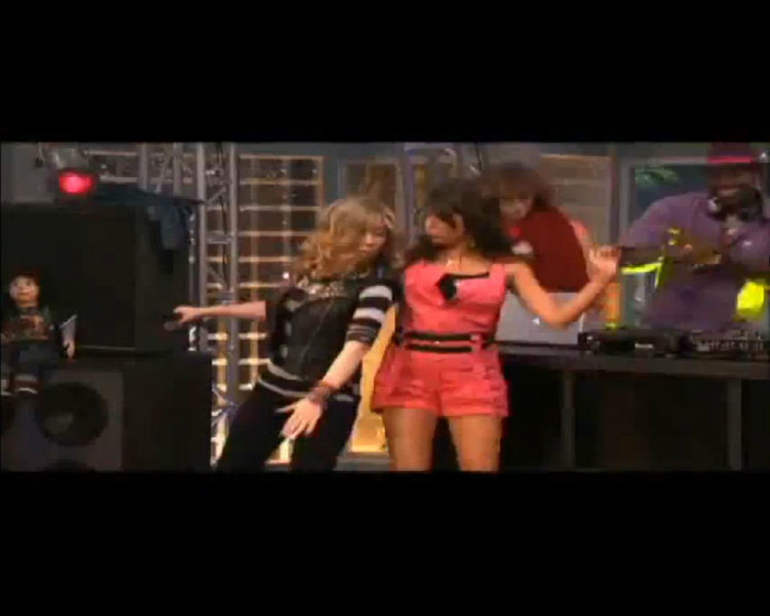 Miranda Cosgrove & Victoria Justice - Leave It All to Shine (Official Music Vide_2012-07-31_12-27-32