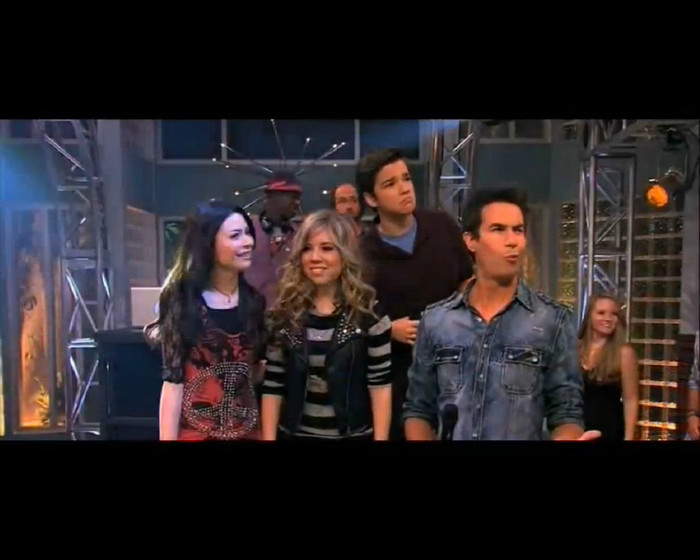 Miranda Cosgrove & Victoria Justice - Leave It All to Shine (Official Music Vide_2012-07-31_12-27-35