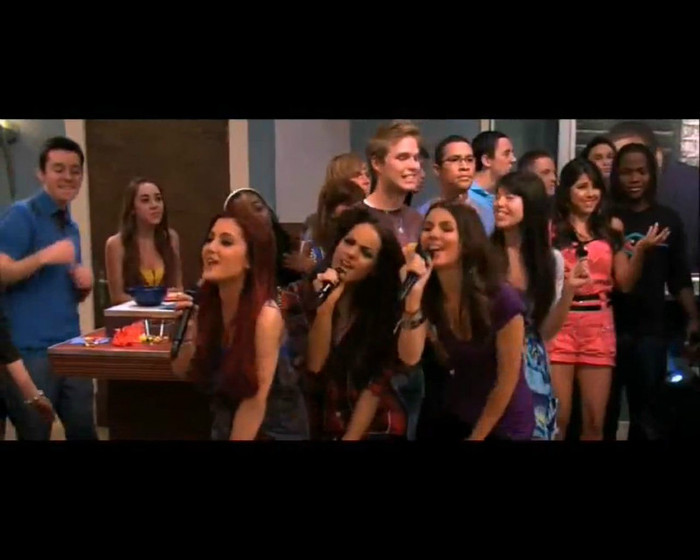 Miranda Cosgrove & Victoria Justice - Leave It All to Shine (Official Music Vide_2012-07-31_12-27-36