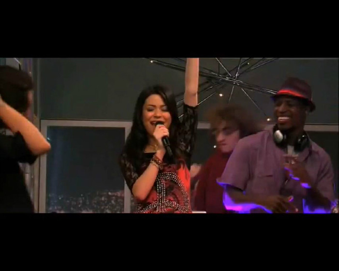 Miranda Cosgrove & Victoria Justice - Leave It All to Shine (Official Music Vide_2012-07-31_12-27-45