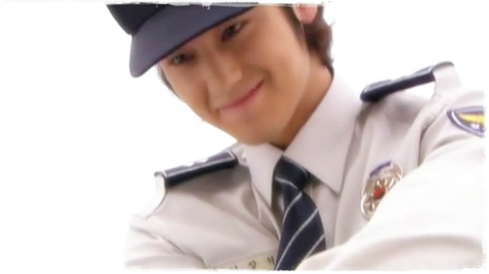 Bine,sa incepem!Sunteti pregatiti domni mei militari nebuni????