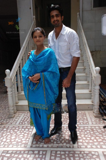 168041-avinash-sachdev-and-rubina-dilaik-as-dev-and-radhika-in-chhoti - Avinash Sachdev and Rubina Dilaik