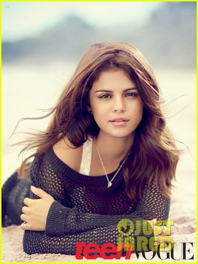 selena-gomez-teen-vogue-cover-07 - Selena Gomez Covers Teen Vogue September 2012