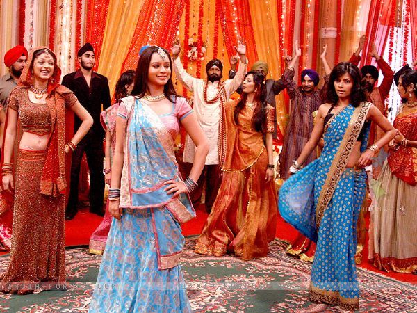 171906-still-scene-from-dill-mill-gayye