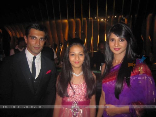 200937-jennifer-winget-and-karan-singh-grover