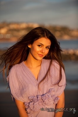normal_007 - Victoria Justice - Photoshoot 007 - Unknown Photograph