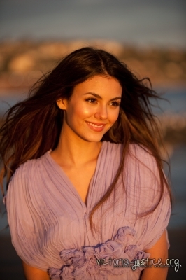 normal_008 - Victoria Justice - Photoshoot 007 - Unknown Photograph