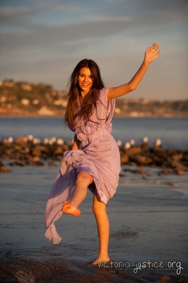 normal_033 - Victoria Justice - Photoshoot 007 - Unknown Photograph