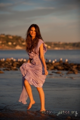 normal_034 - Victoria Justice - Photoshoot 007 - Unknown Photograph