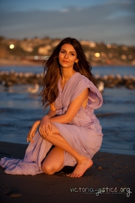 normal_041 - Victoria Justice - Photoshoot 007 - Unknown Photograph