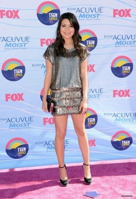 normal_002 - Miranda Cosgrove - Teen Choice Awards 2012 - Arrivals