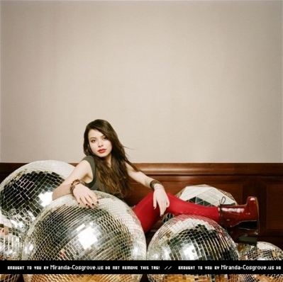 normal_010 - Miranda Cosgrove - Photoshoot 001 - High Maintenance