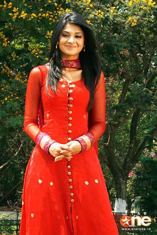 TV Actress Jennifer Winget Star Plus Images (6)