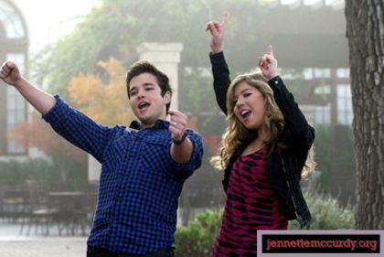 normal_002~92 - Jeanette McCurdy - Nick Rocks Your School 2011