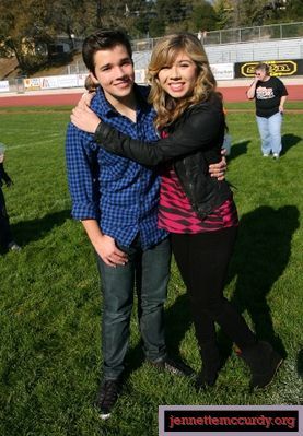 normal_006~69 - Jeanette McCurdy - Nick Rocks Your School 2011