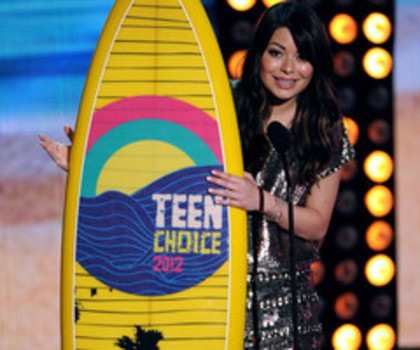 Teen_Choice_Awards_2012_Show_TYfOg0E9V5il_thumb - Nickelodeon WeHeartIt