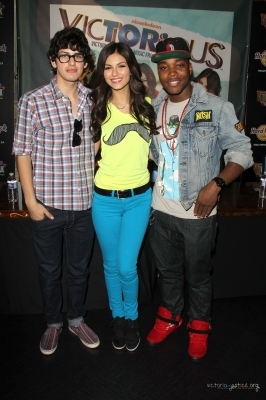 normal_019 - Victoria Justice - JUNE 11 - Victorious soundtrack signing at the Universal CityWalk in Hollywood