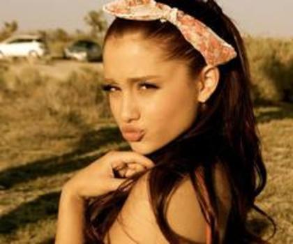 531259_10150702035966027_973384423_n_thumb - x OFERTA - DAI 3 COMM - PRIMESTE 5 - LOOK