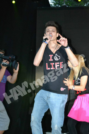 560436_395798457124125_495727968_n - 00Concert LaLa Band Sinaia00
