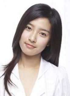 Kim So Eun as Sarah - The Vampires