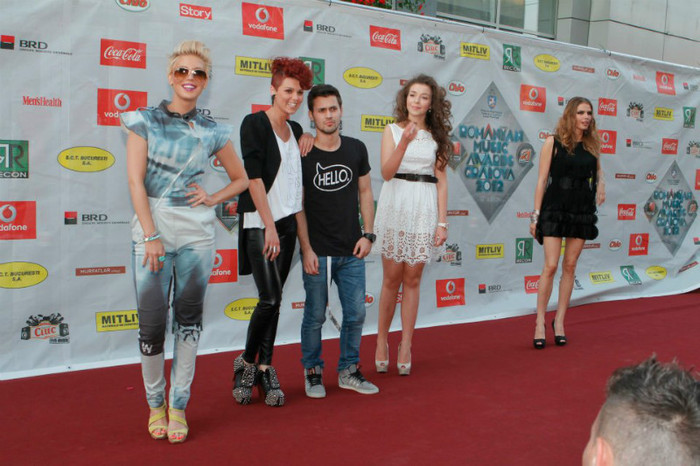 579459_10151799760775282_913477713_n - 00 Sore la Romanian Music Awards 00