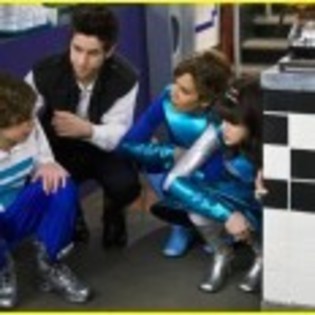 Wizards_of_Waverly_Place_1252357851_0_2007
