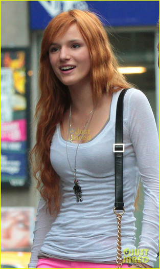 thorne-bio-09 - Bella Thorne Bring It On Opening Night