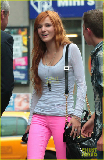 thorne-bio-10 - Bella Thorne Bring It On Opening Night