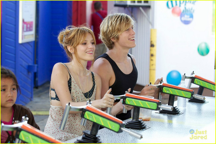 bella-thorne-tristan-pier-date-08 - Bella Thorne Birds on the Beach