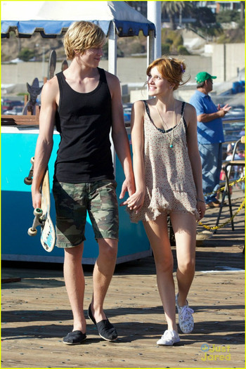 bella-thorne-tristan-pier-date-02