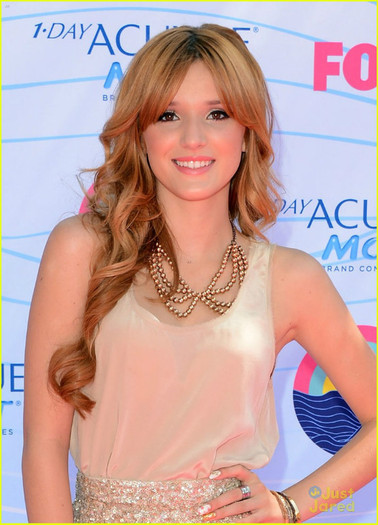thorne-tca-05 - Bella Thorne Teen Choice Awards 2012