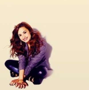 54927816_EQAQRKL2 - demi lovato