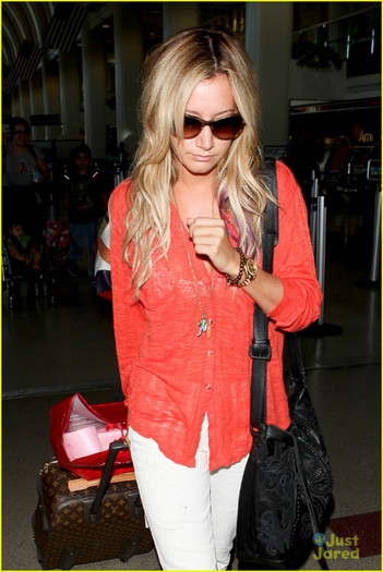 tisdale-lax-girl-03 - Ashley Tisdale Airport Chic Arrival