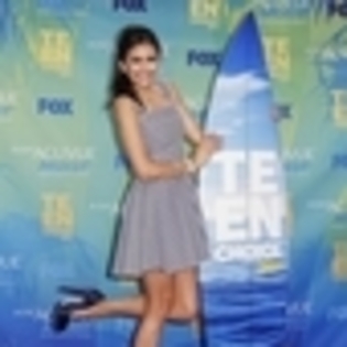 nina-dobrev-413061l-thumbnail_gallery - Nina Dobrev