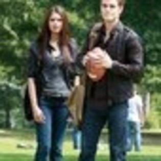 the-vampire-diaries-311208l-thumbnail_gallery - Nina Dobrev