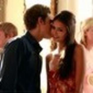 the-vampire-diaries-903754l-thumbnail_gallery - Nina Dobrev