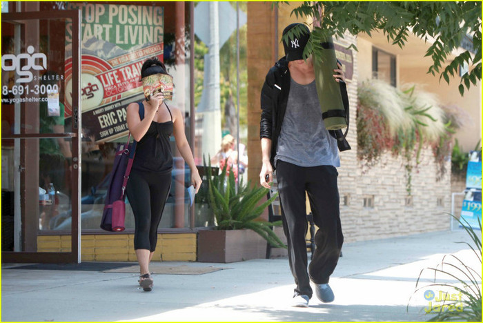 vanessa-hudgens-austin-yoga-06 - Vanessa Hudgens and Austin Butler Stop Posing Start Living