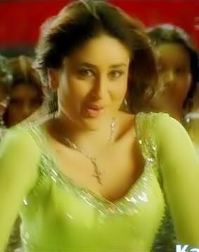 251935_269553716479910_1899603974_n - Kareena Kapoor 2