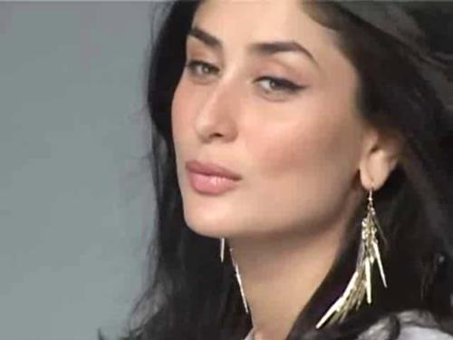 304822_269230623178886_1710736992_n - Kareena Kapoor 2